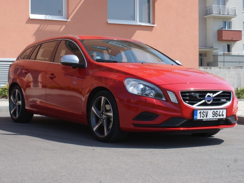 Универсал Volvo V60 Cross Country