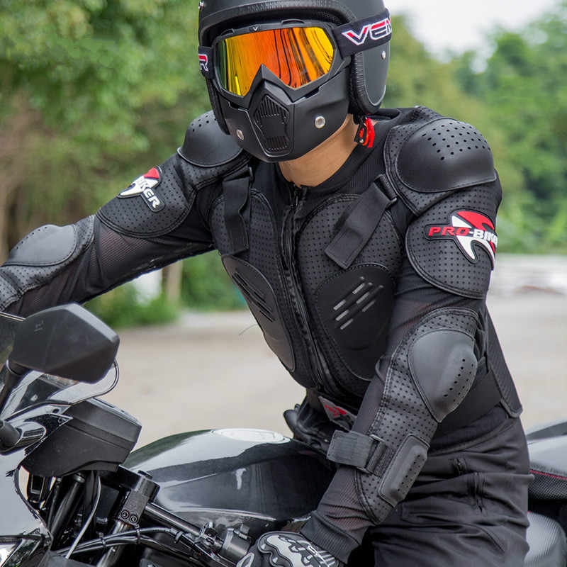 Как выбрать защитную экипировку мотоциклисту?